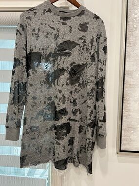 Kendall & Kylie Gray Distressed Knit Tunic Top